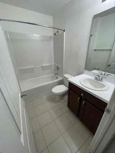 Private room w/walking closet