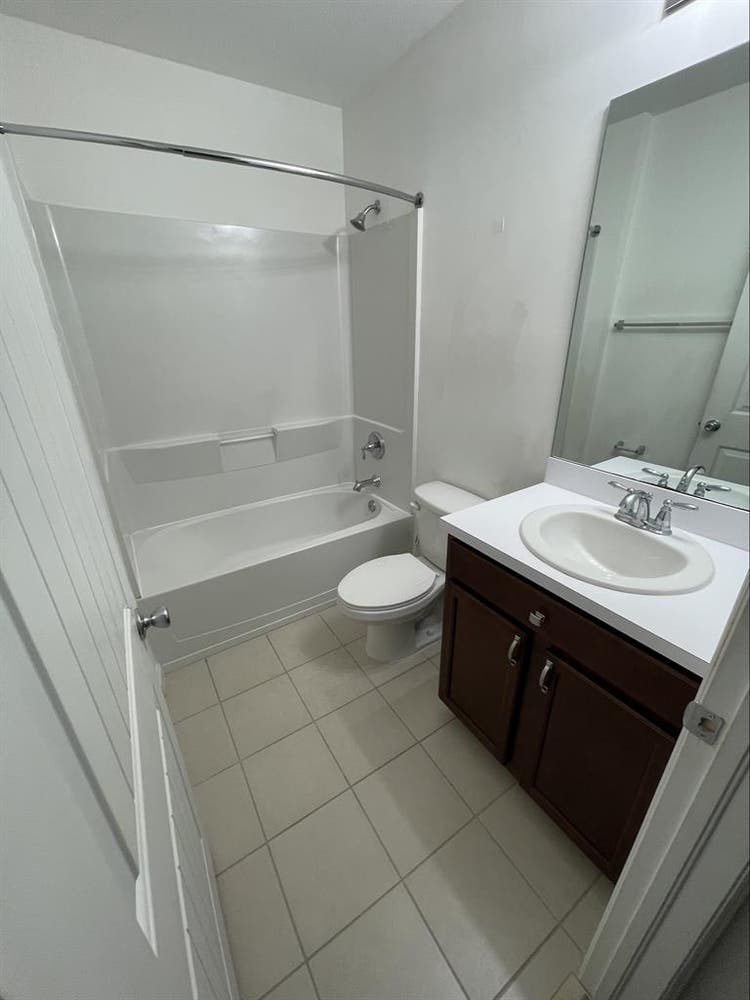 Private room w/walking closet
