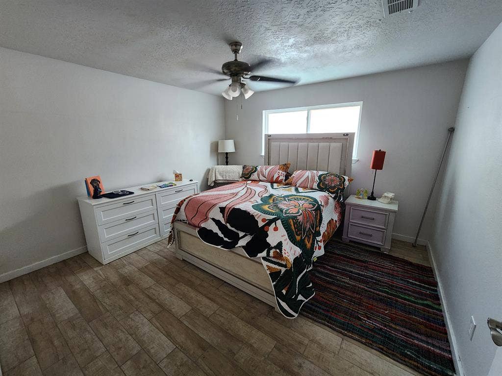 Teacher Seeking Tenant