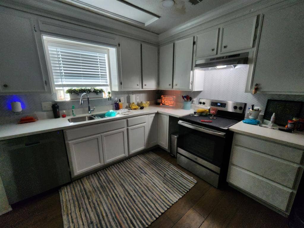 Teacher Seeking Tenant