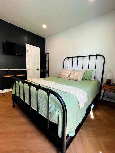 i have a studio apartment for rent