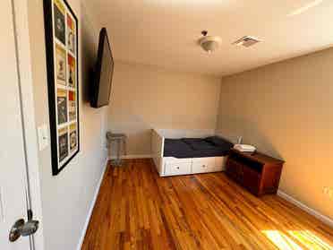Rental room in West New York