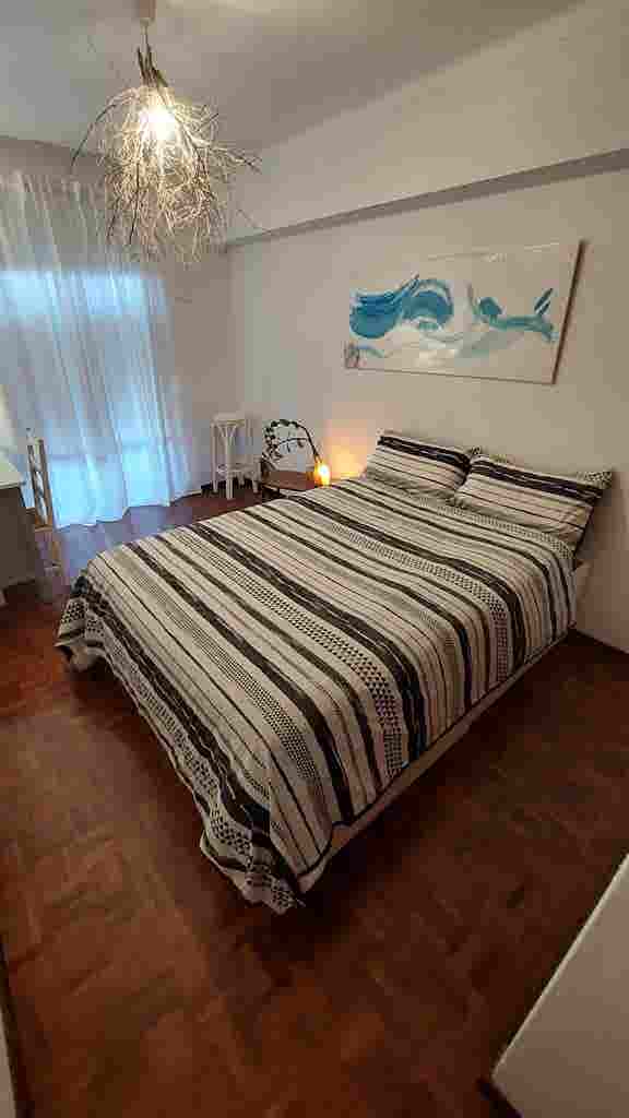 One bedroom  min from the beach!