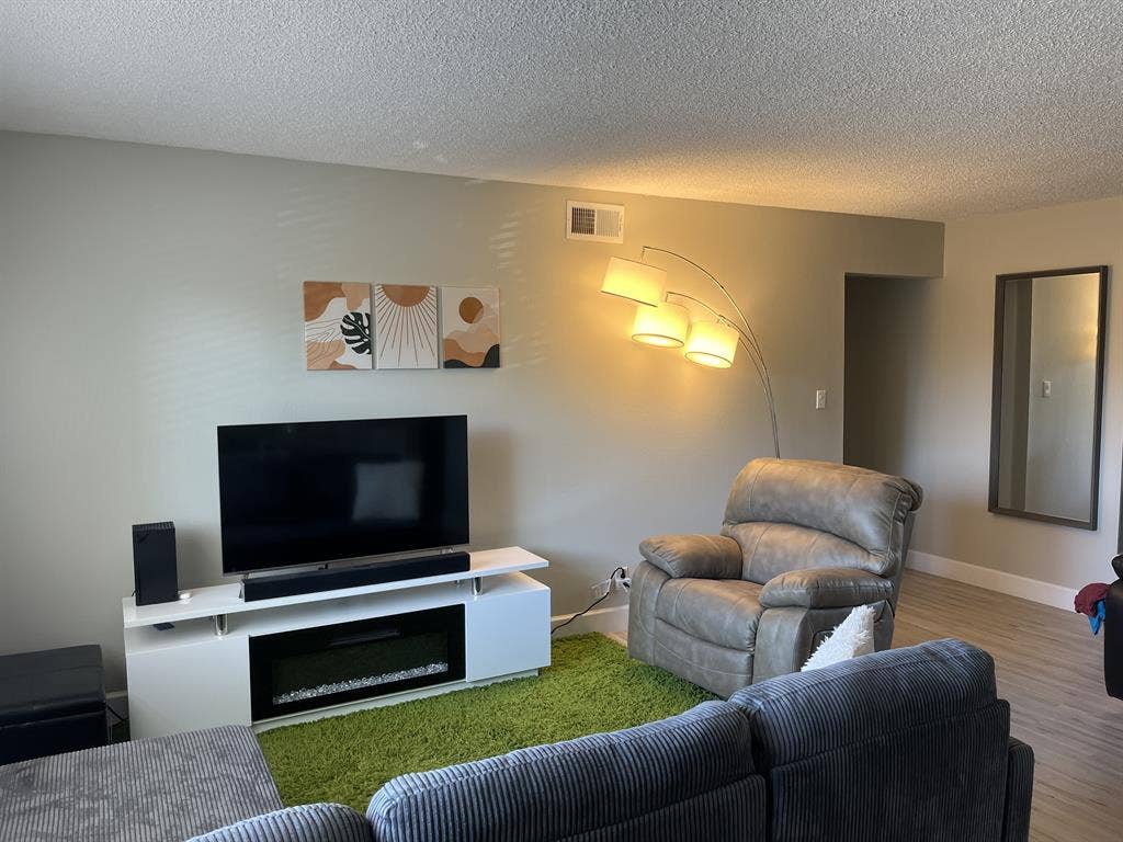 Remodeled condo room for rent
