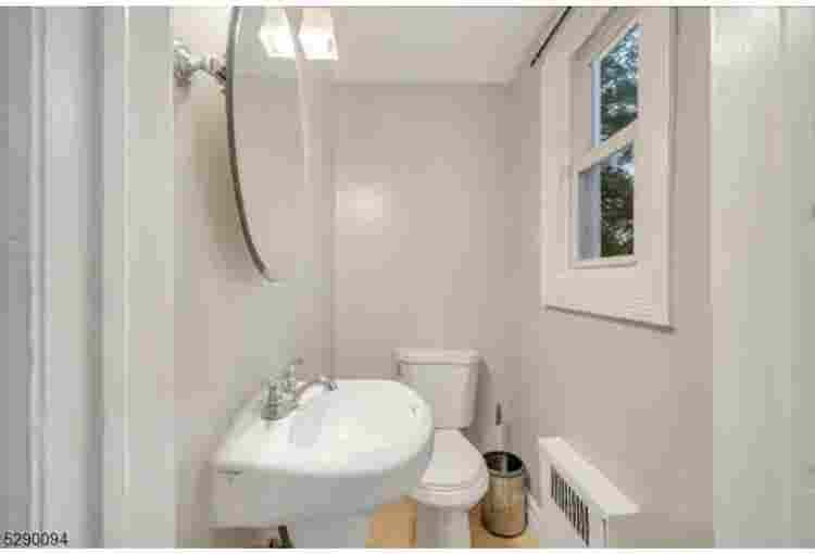 Spacious King Bedroom for Rent