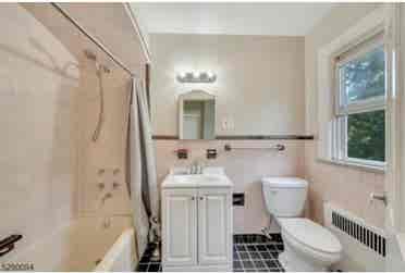 Spacious King Bedroom for Rent