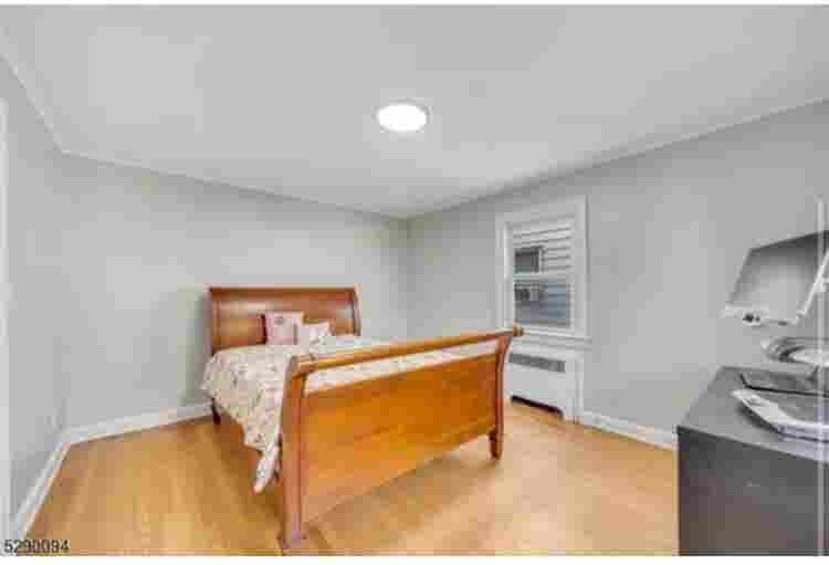 Spacious King Bedroom for Rent