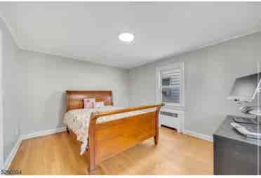 Spacious King Bedroom for Rent