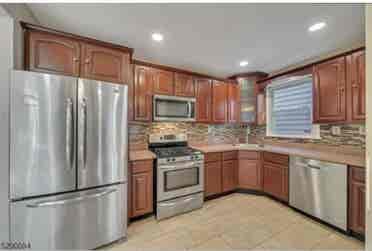 Spacious King Bedroom for Rent