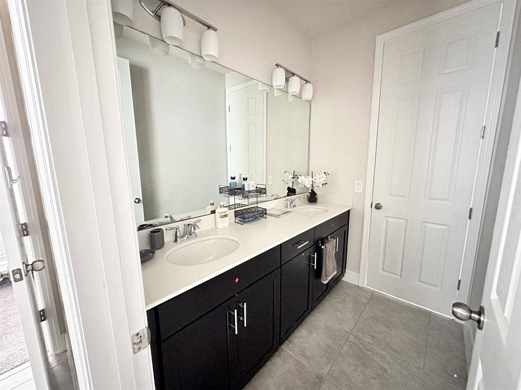 LAKE NONA PRIVATE BED/BATHROOM