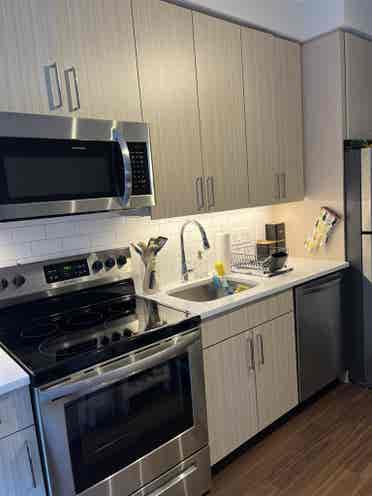 Roommate in NoMa BA - Sept