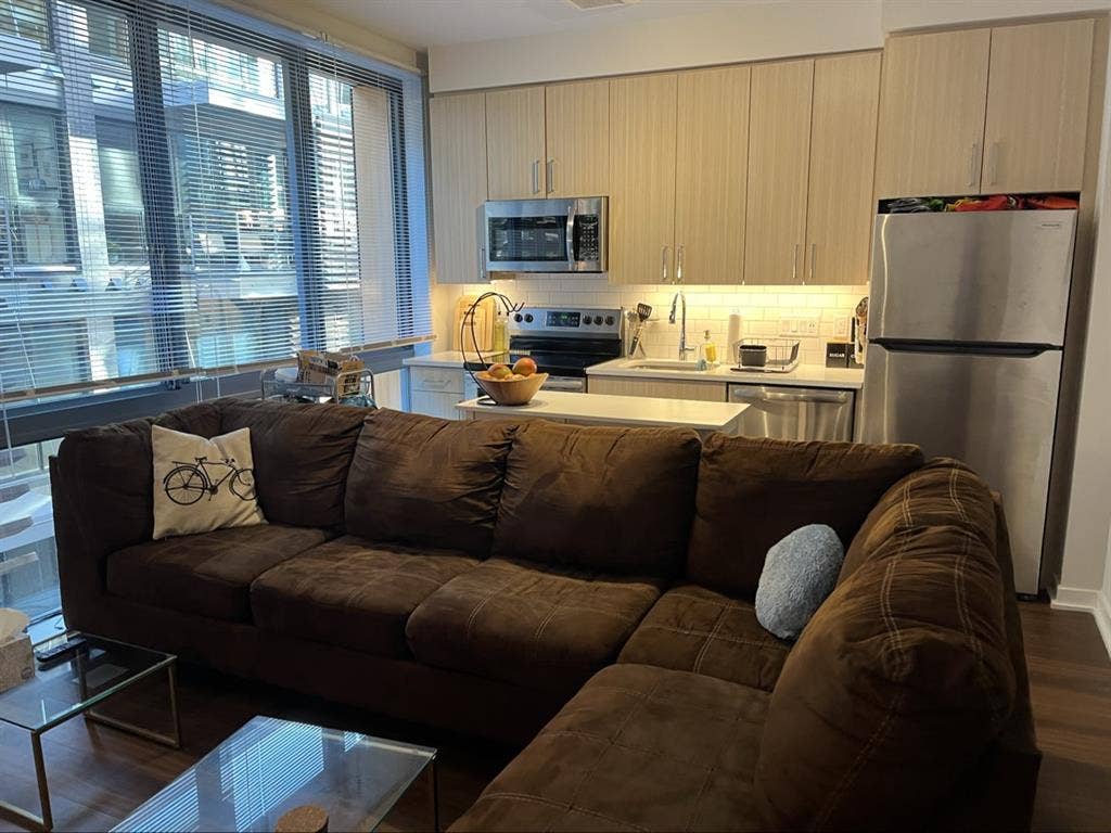 Roommate in NoMa BA - Sept