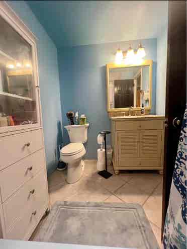 NE Philly Room for Rent