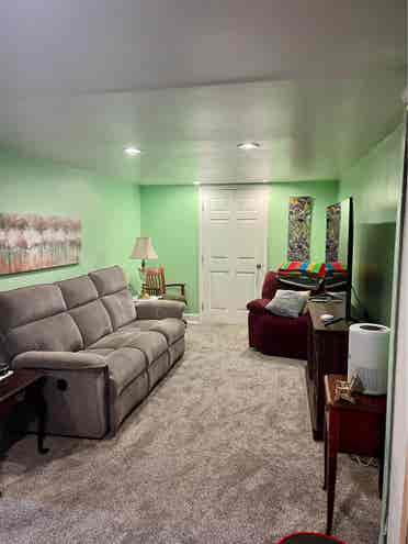 NE Philly Room for Rent