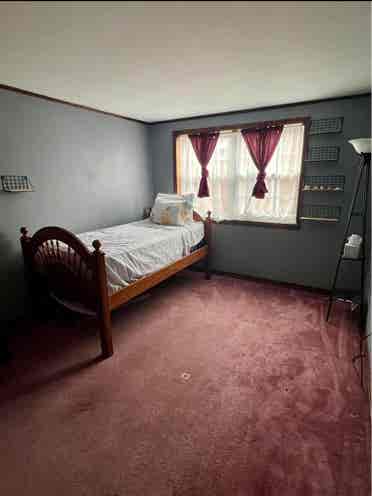 NE Philly Room for Rent