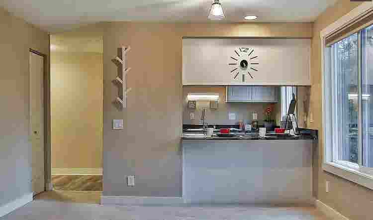 Bath Condo - Bellevue - $