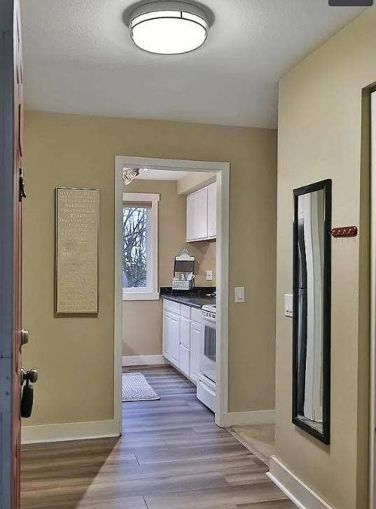 Bath Condo - Bellevue - $