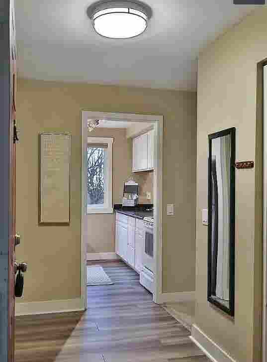 Bath Condo - Bellevue - $