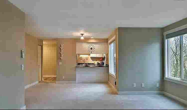 Bath Condo - Bellevue - $