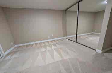 Bath Condo - Bellevue - $