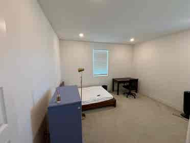 Lathrop Room for Rent