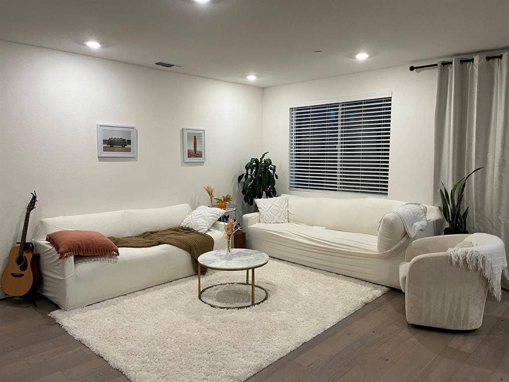 Lathrop Room for Rent