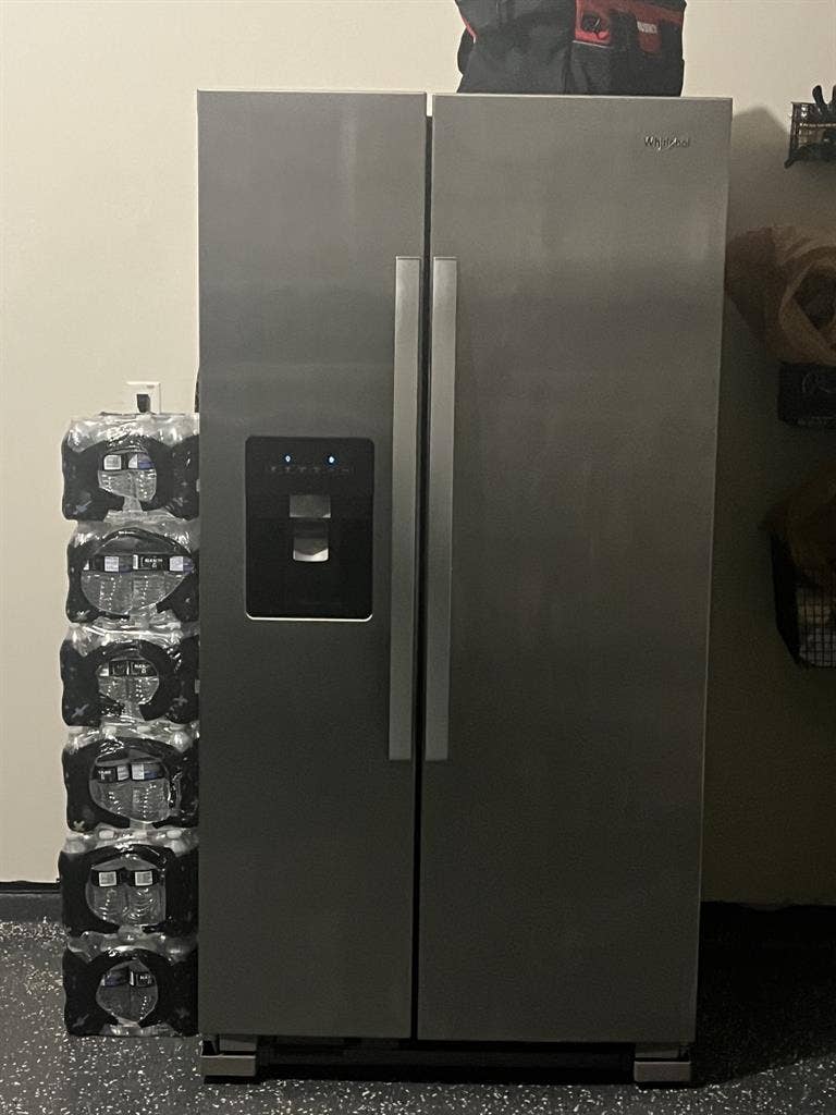 Seeking roommate in Katy