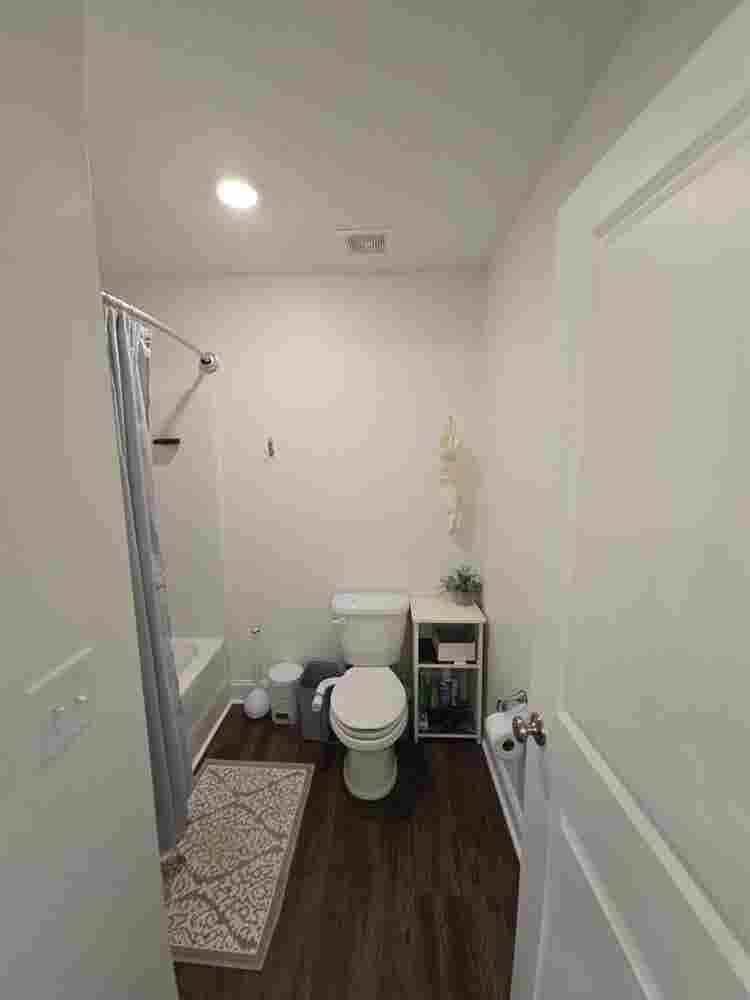 Room for rent with shared bathroom