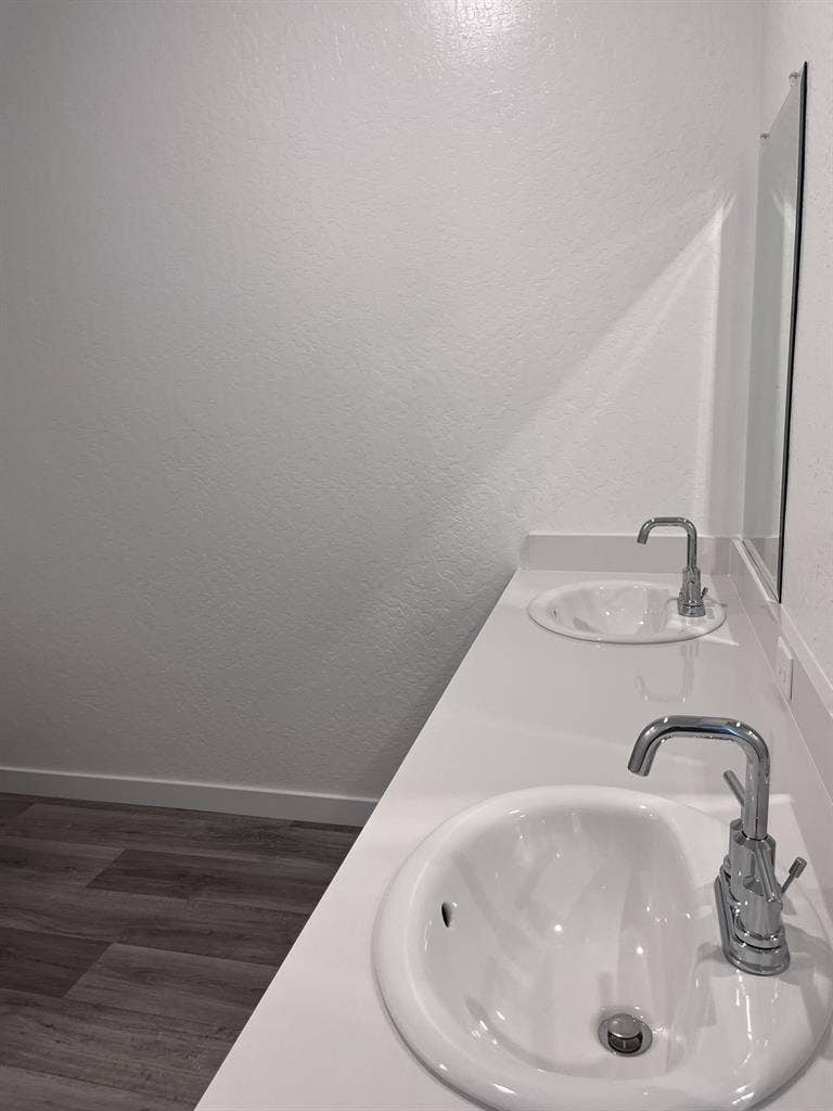 Room, Utilities are not included!