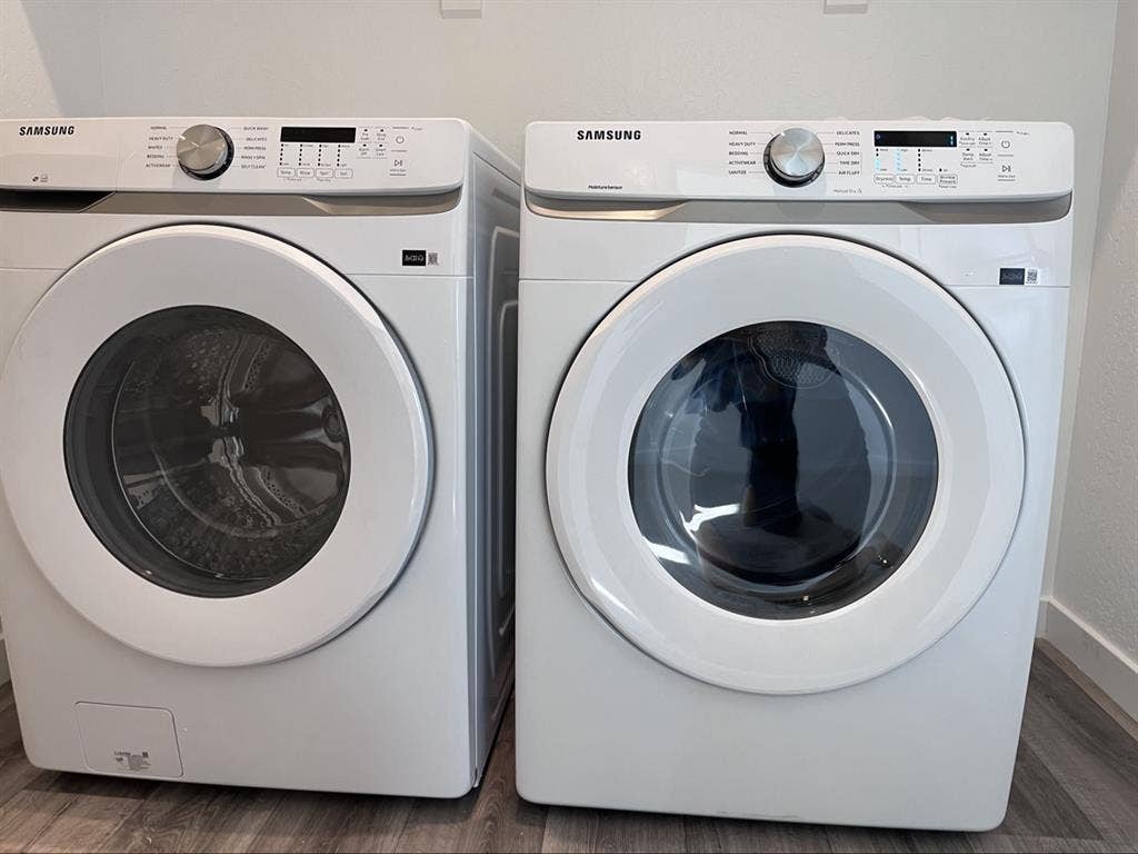 Room, Utilities are not included!