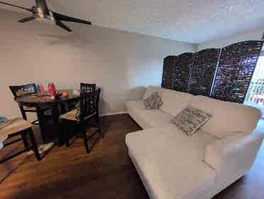 Looking for a Female Roommate