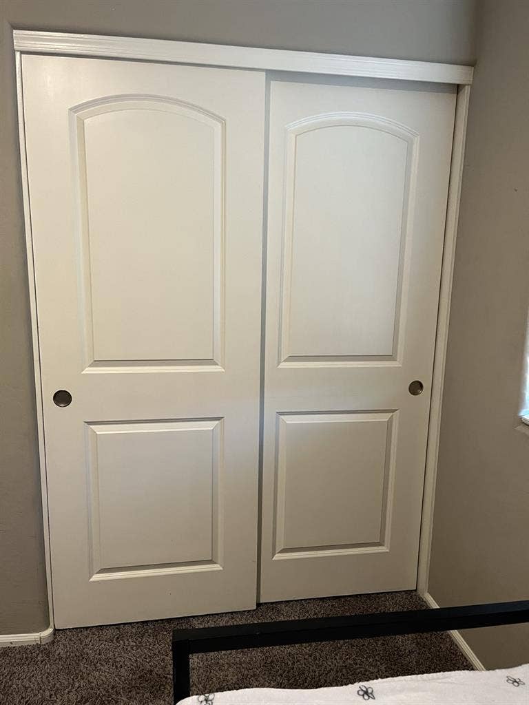 Room for rent in W phoenix