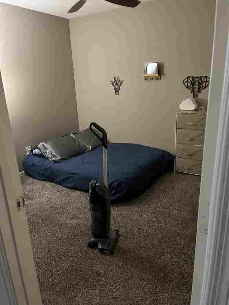 Room for rent in W phoenix