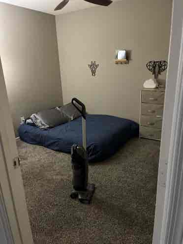 Room for rent in W phoenix
