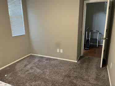 Room for rent in W phoenix