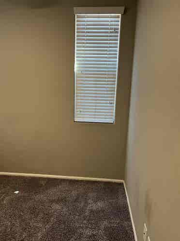 Room for rent in W phoenix