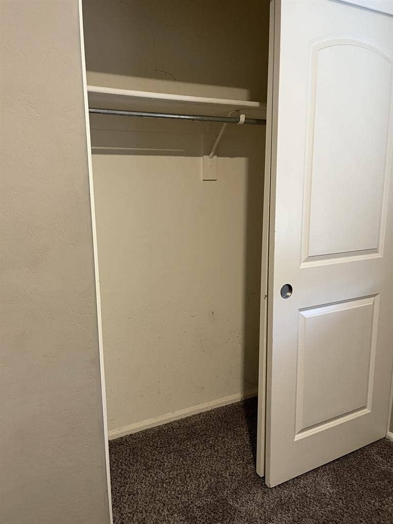 Room for rent in W phoenix