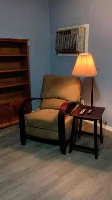 Spacious furnished room w bath