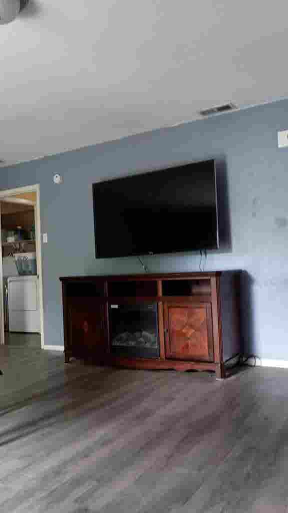 Spacious furnished room w bath