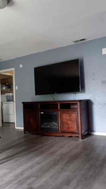 Spacious furnished room w bath