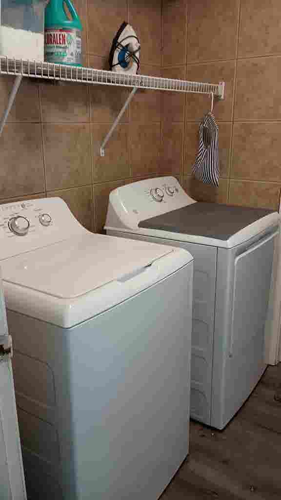 Spacious furnished room w bath