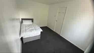 3 bedroom spacious house NN3 area