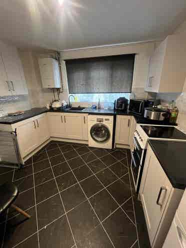 3 bedroom spacious house NN3 area
