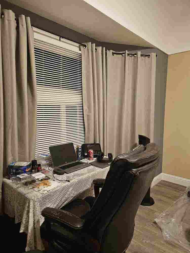 Room for free of rent