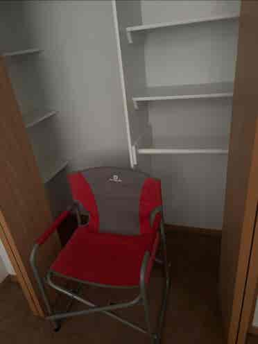 Bed in 2 bed condo. Parti furnished