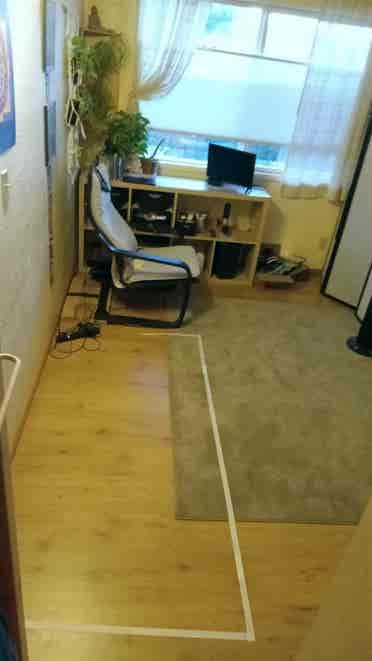 Small cheap room in a small apt