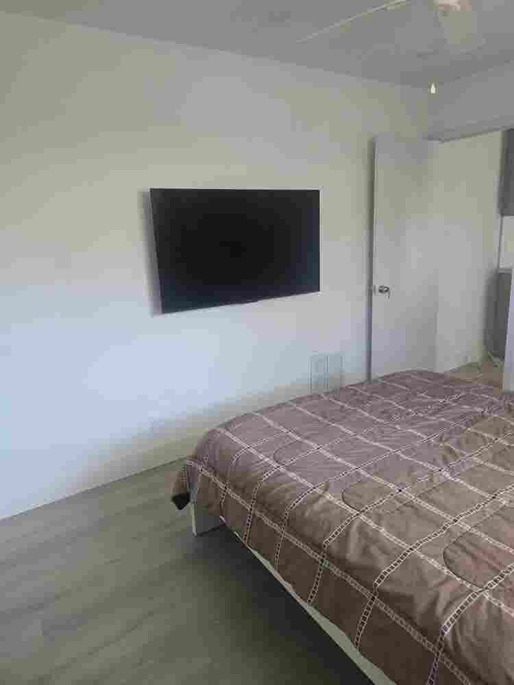 Efficency for rent