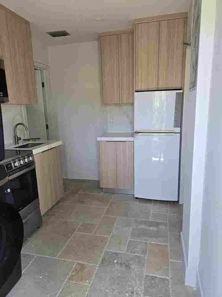 Efficency for rent