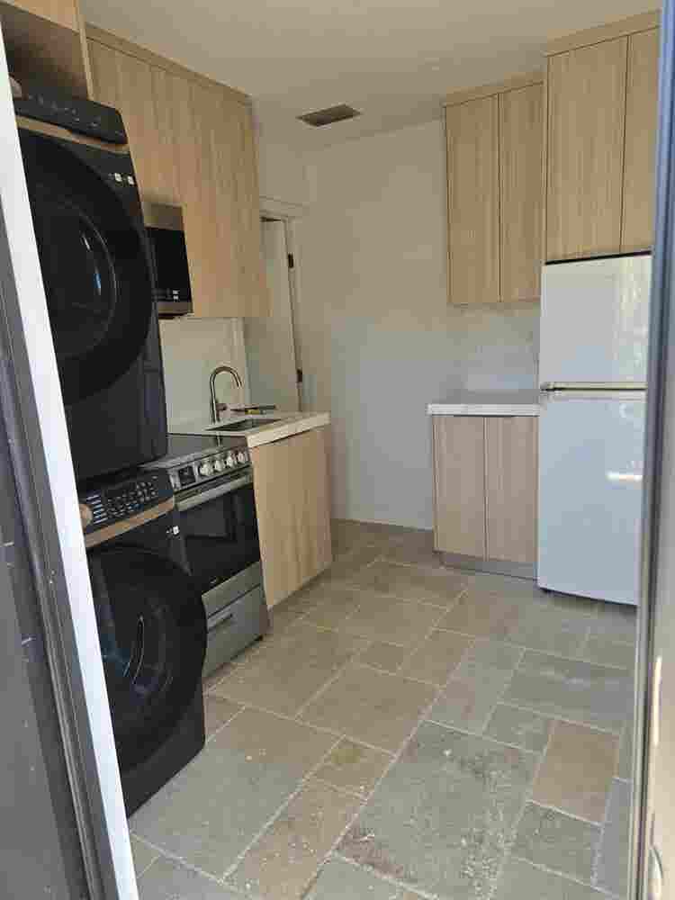 Efficency for rent
