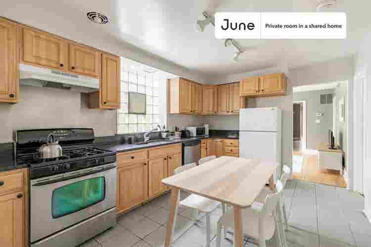 4 BR in Chicago